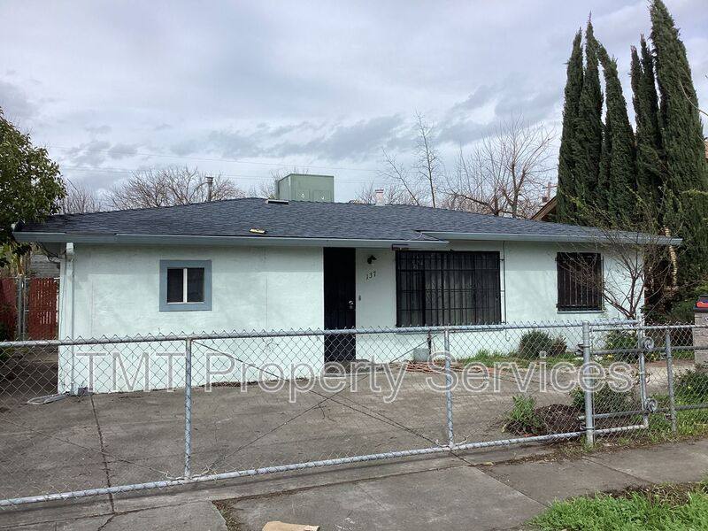 House for rent at 137 W Third St, Stockton, CA 95206