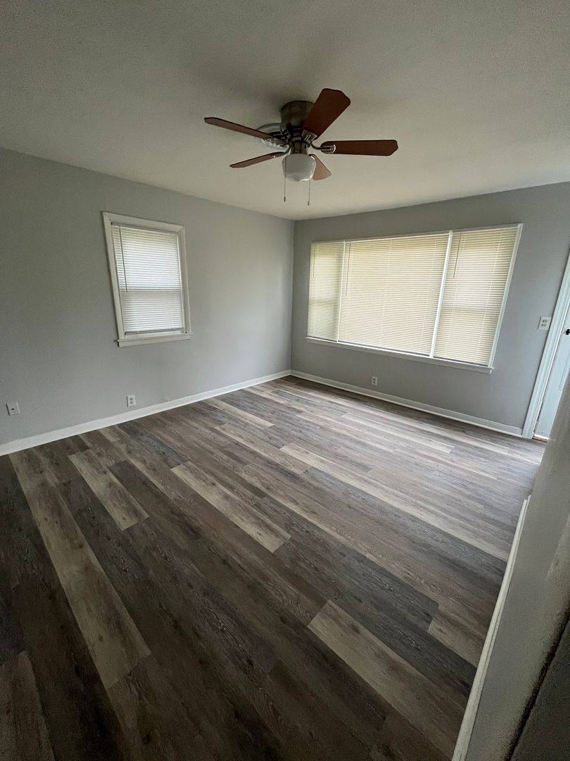 Apartment for rent at 1010-1012 40th Ave, Rockford, IL 61109
