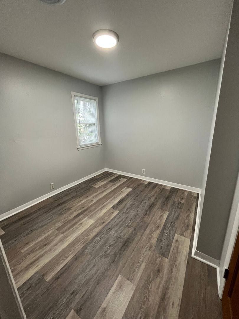 Apartment for rent at 1010-1012 40th Ave, Rockford, IL 61109