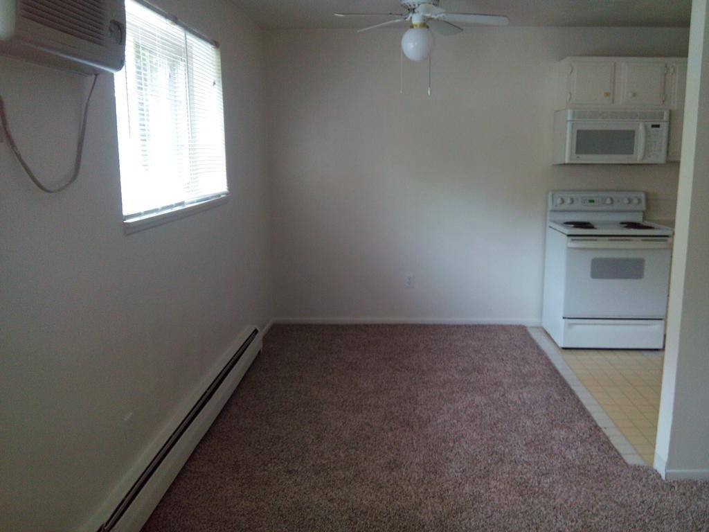 Apartment for rent at 4745, 4747, 4749, 4751 Oberlin Ave, Lorain, OH 44053