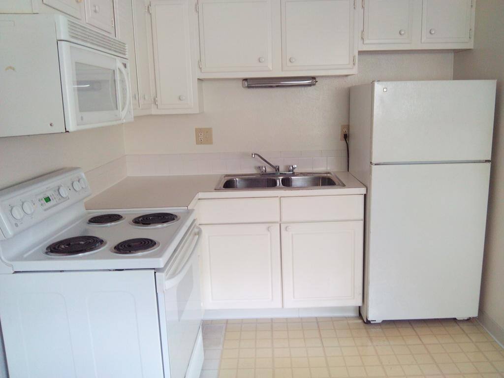 Apartment for rent at 4745, 4747, 4749, 4751 Oberlin Ave, Lorain, OH 44053