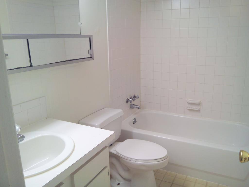 Apartment for rent at 4745, 4747, 4749, 4751 Oberlin Ave, Lorain, OH 44053