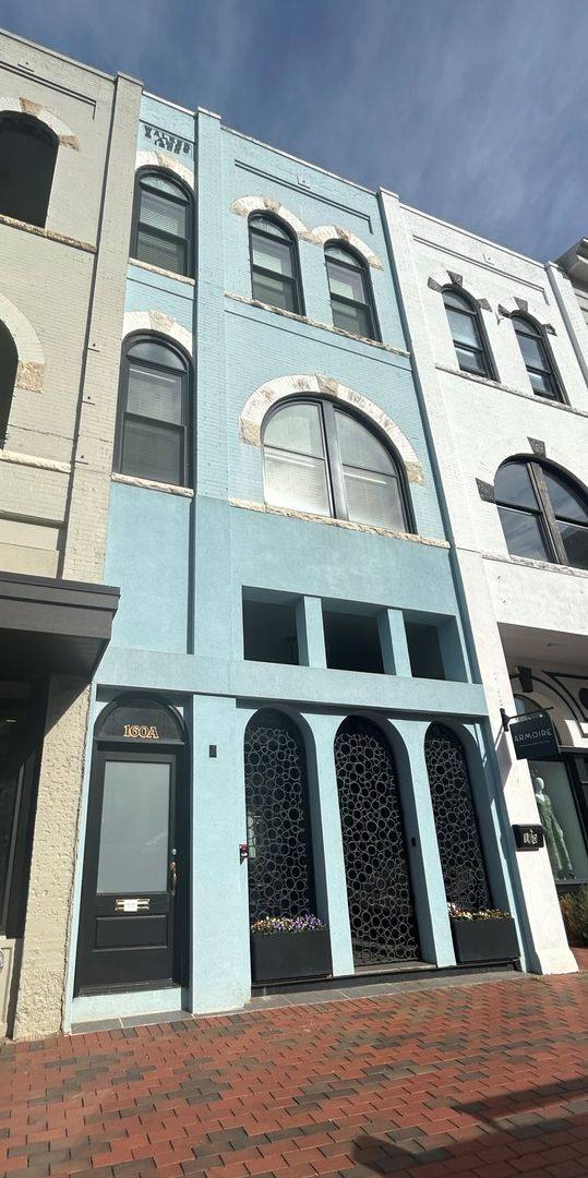 Townhouse for rent at 160A E Main St, Spartanburg, SC 29306