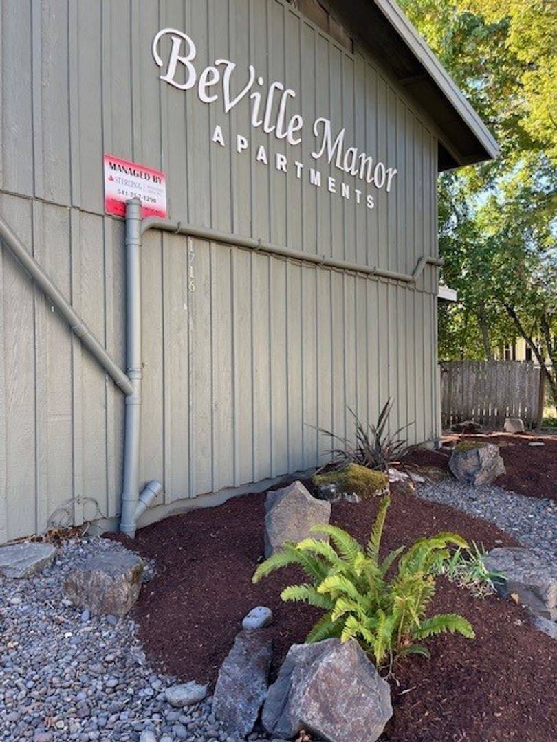 Townhouse for rent at 1716 Applegate St, Philomath, OR 97370