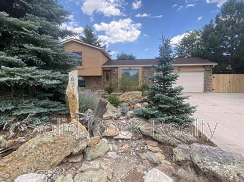 House for rent at 6713 Fredrick Dr, Colorado Springs, CO 80918