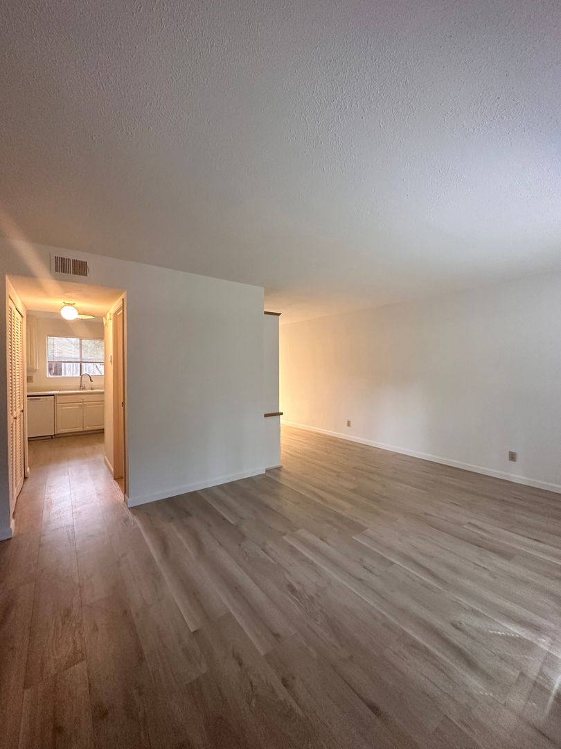 Apartment for rent at 2084 Alta Loma St, Davis, CA 95616