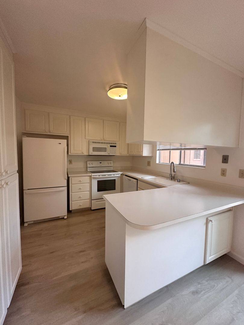 Apartment for rent at 2084 Alta Loma St, Davis, CA 95616