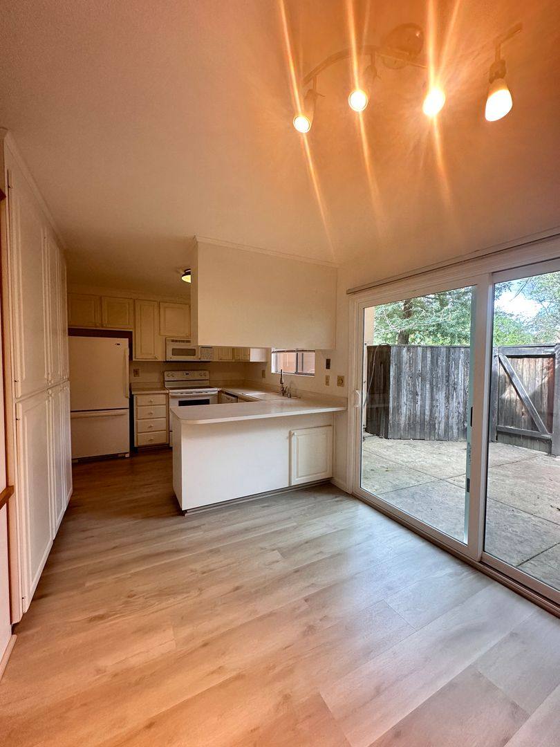 Apartment for rent at 2084 Alta Loma St, Davis, CA 95616