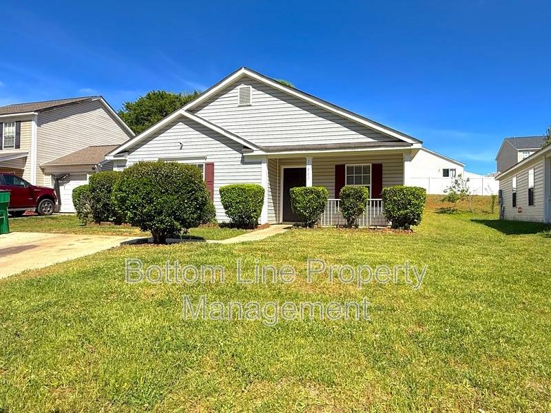 House for rent at 11822 Stewarts Crossing Dr, Charlotte, NC 28215