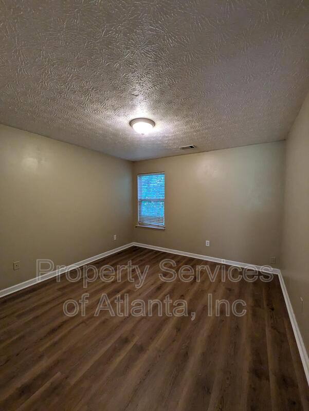 House for rent at 518 Arbor Ridge Dr, Stone Mountain, GA 30087