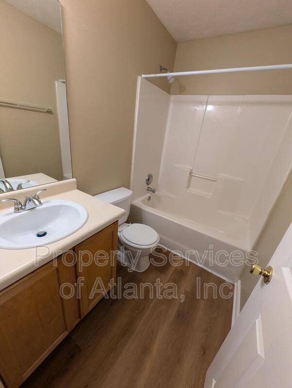 House for rent at 518 Arbor Ridge Dr, Stone Mountain, GA 30087