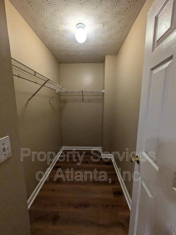 House for rent at 518 Arbor Ridge Dr, Stone Mountain, GA 30087