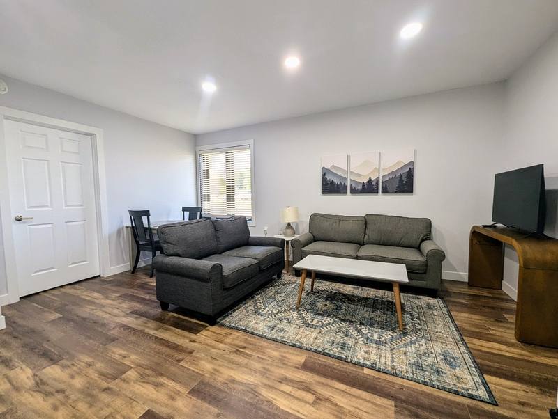Apartment for rent at 413 Jefferson St #6, Pella, IA 50219