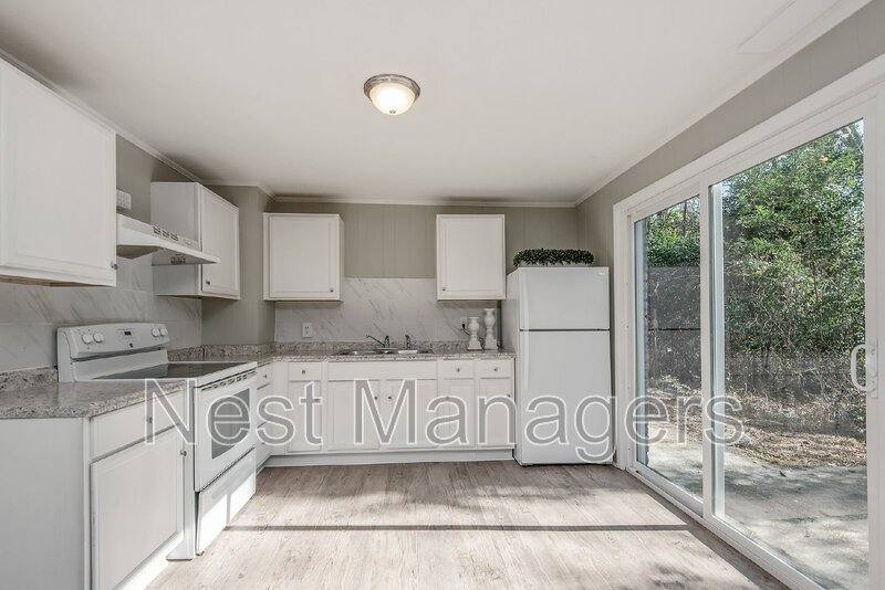 Apartment for rent at 1401 Briarcliff Dr #B, Fayetteville, NC 28301