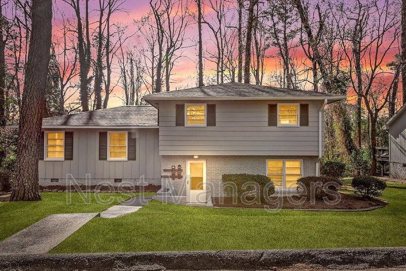 Apartment for rent at 1401 Briarcliff Dr #B, Fayetteville, NC 28301