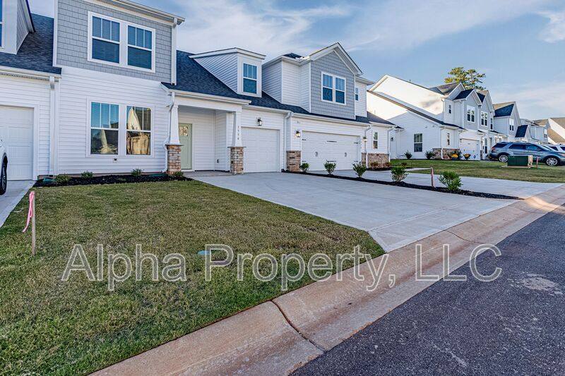 Townhouse for rent at 1554 Shallons Court, Spartanburg, SC 29301