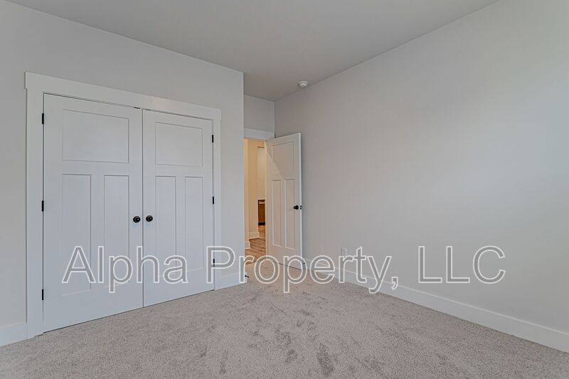 Townhouse for rent at 1554 Shallons Court, Spartanburg, SC 29301