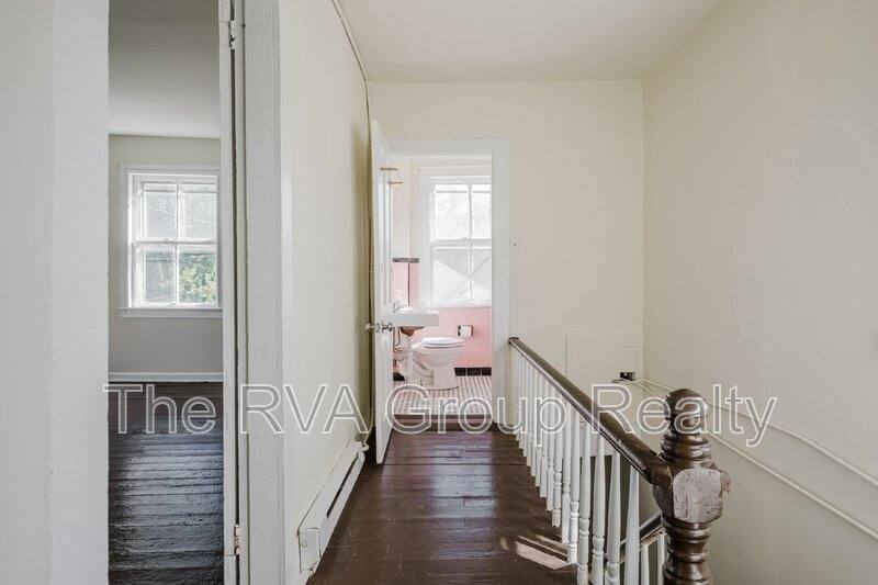 Apartment for rent at 929 Farmer St, Petersburg, VA 23803