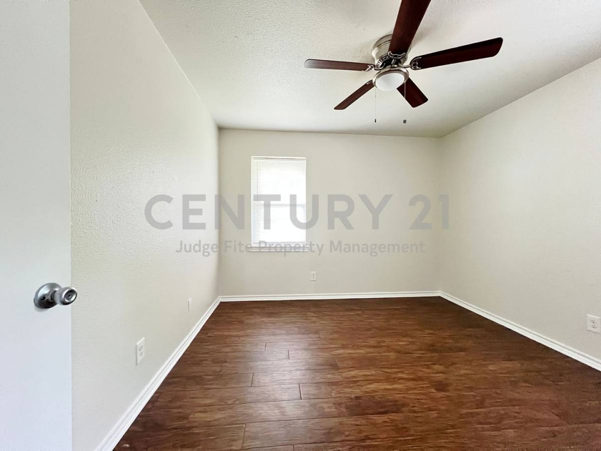 House for rent at 114 Southmanor Court, Sanger, TX 76266