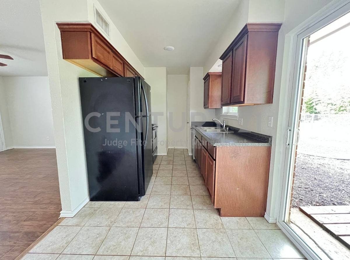 House for rent at 114 Southmanor Court, Sanger, TX 76266