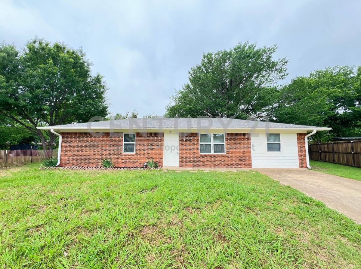 House for rent at 114 Southmanor Court, Sanger, TX 76266