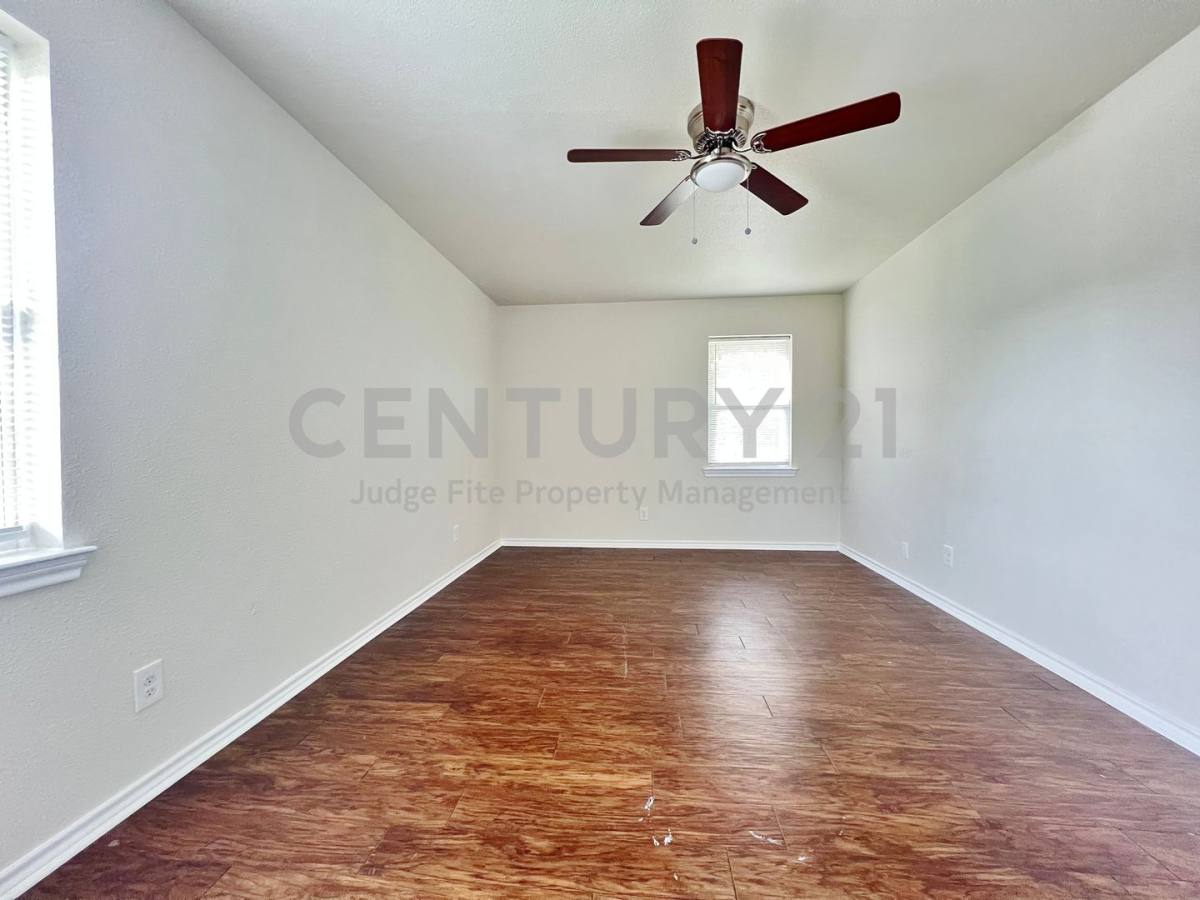 House for rent at 114 Southmanor Court, Sanger, TX 76266