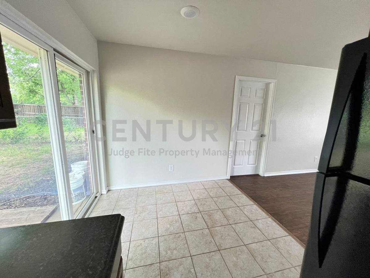 House for rent at 114 Southmanor Court, Sanger, TX 76266