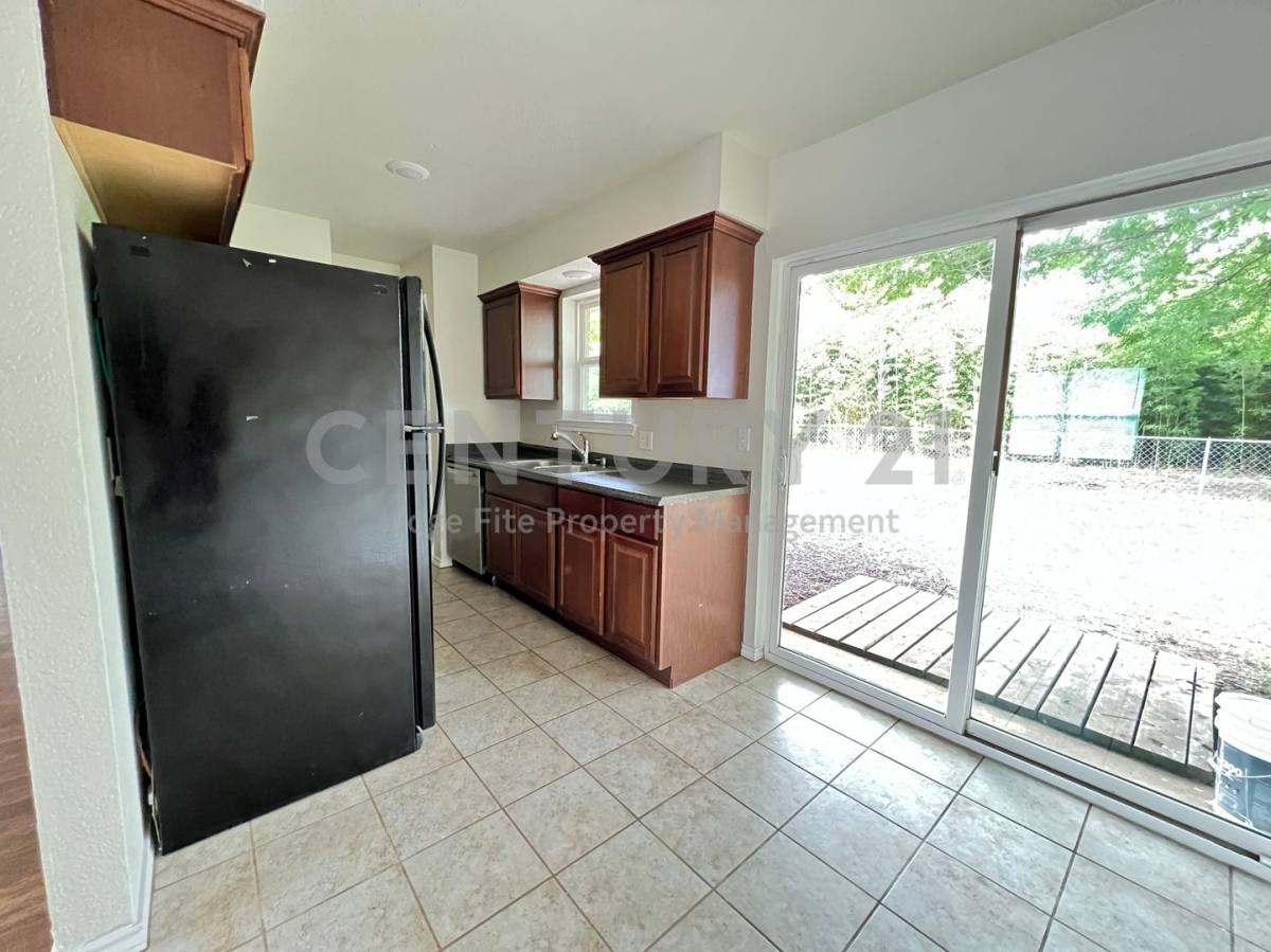 House for rent at 114 Southmanor Court, Sanger, TX 76266