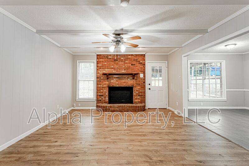 House for rent at 111 Canebrake Dr, Greer, SC 29650