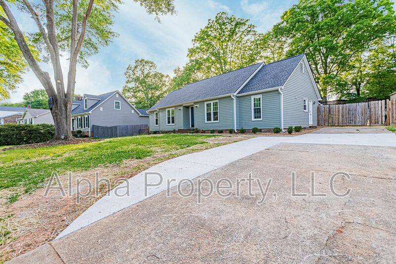 House for rent at 111 Canebrake Dr, Greer, SC 29650