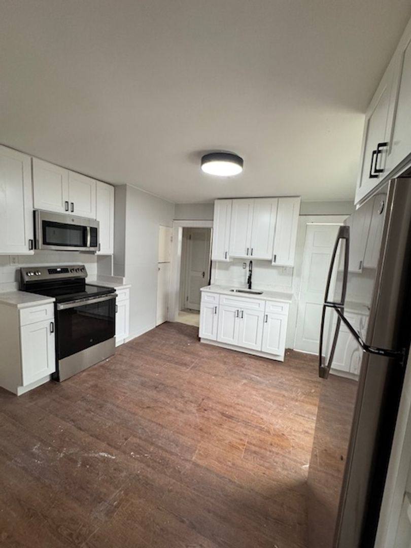 Apartment for rent at 39 Bank St, Derby, CT 06418