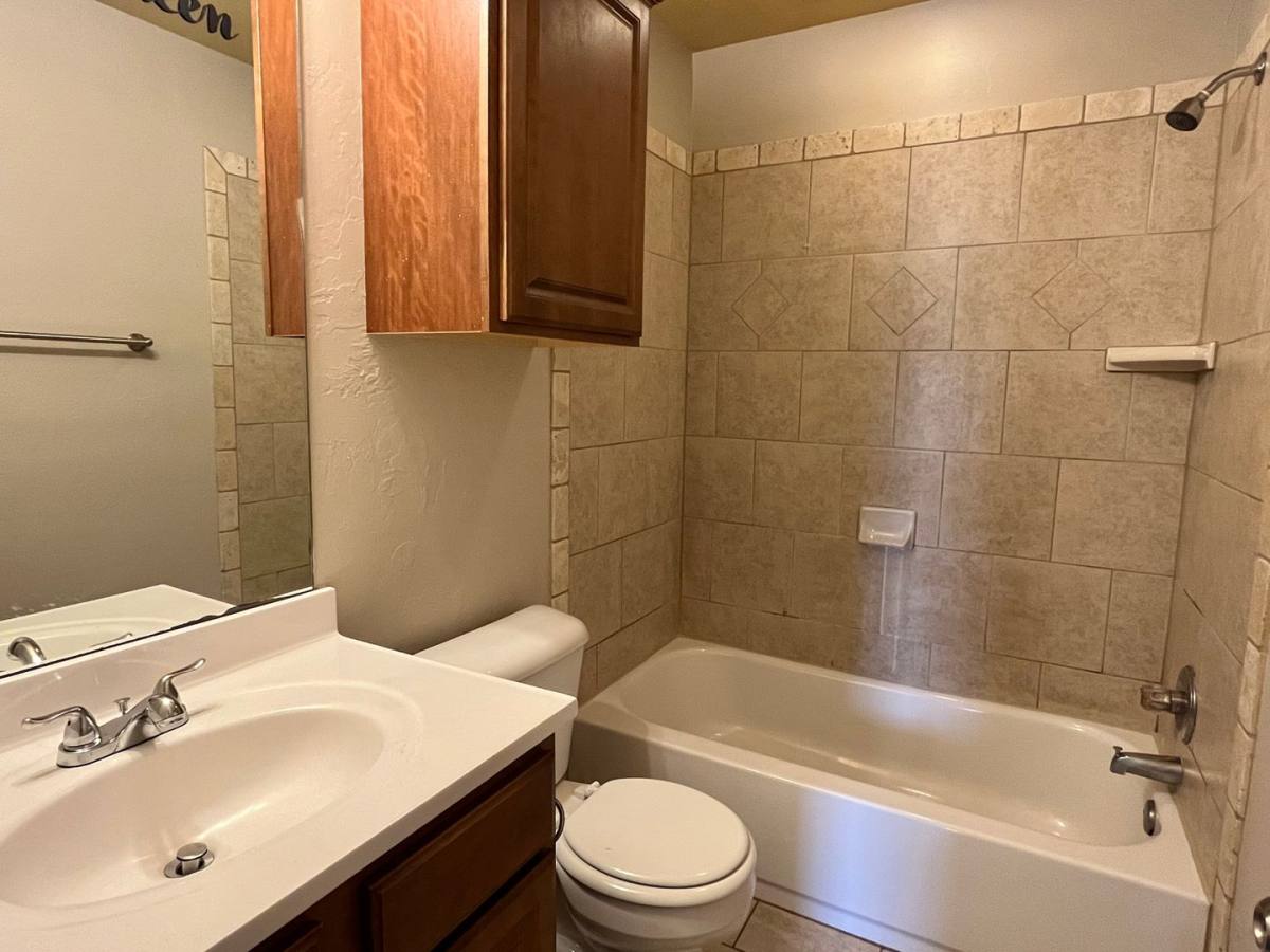 House for rent at 1703 Everglade Court, Oklahoma City, OK 73128