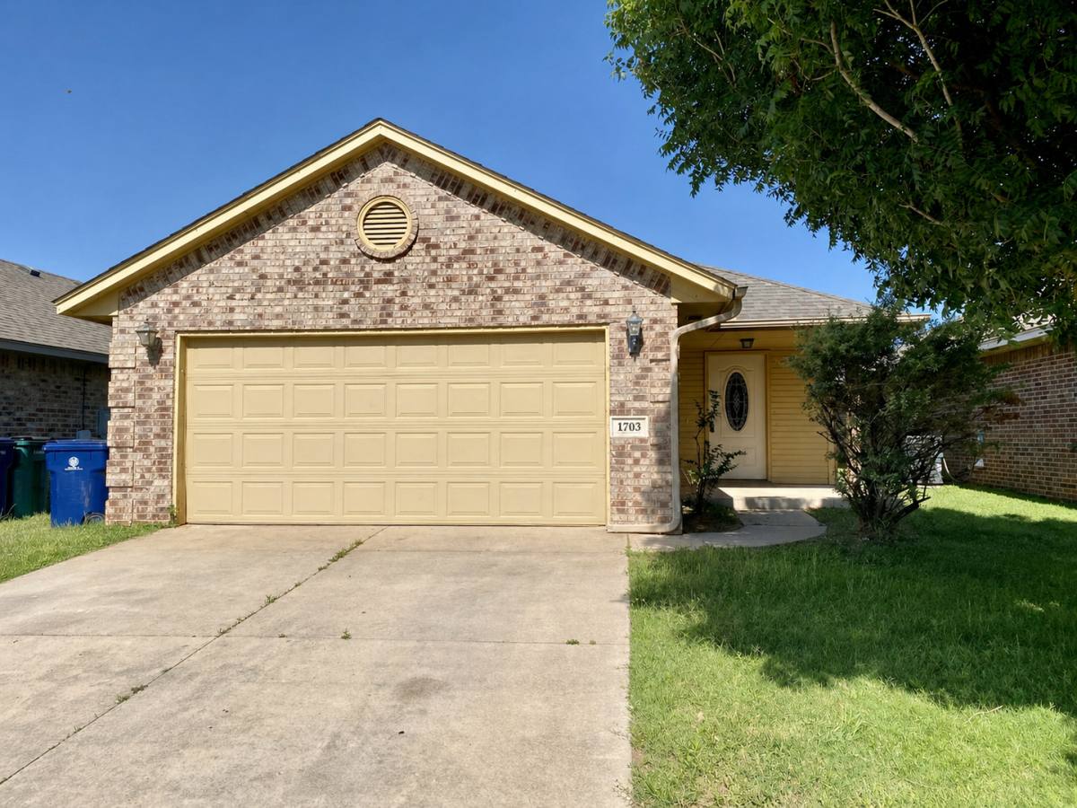 House for rent at 1703 Everglade Court, Oklahoma City, OK 73128