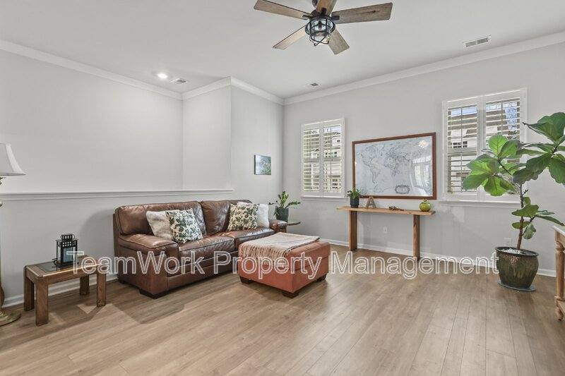 Townhouse for rent at 306 Spindlewood Way, Charleston, SC 29414