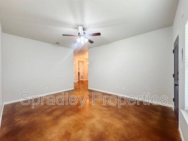 Apartment for rent at 203A Sparrow Cove, Troy, TX 76579