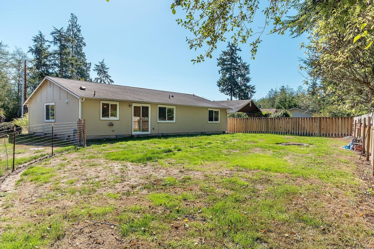 House for rent at 404 Sycamore Dr, Coupeville, WA 98239