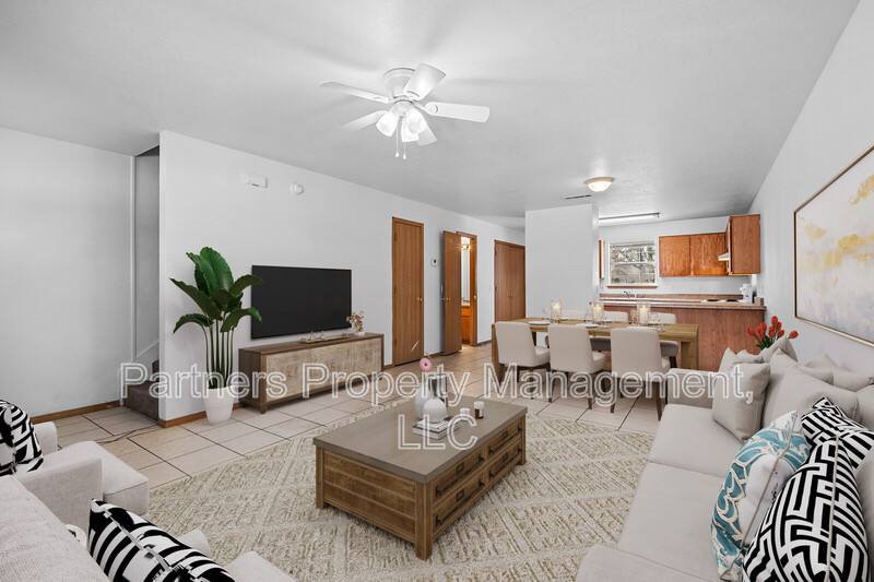 Apartment for rent at 892 Curtis Ave #1, Fayetteville, AR 72701