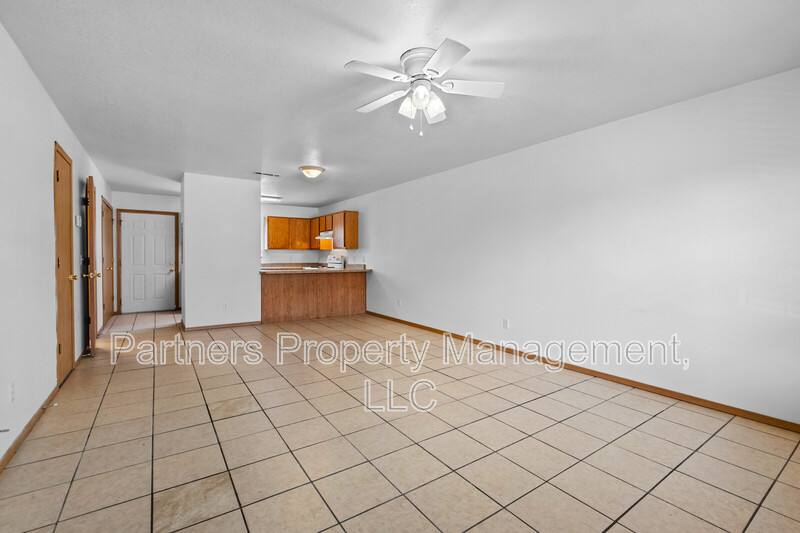 Apartment for rent at 892 Curtis Ave #1, Fayetteville, AR 72701