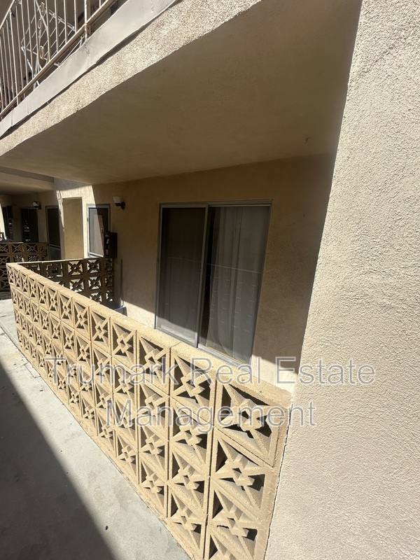Apartment for rent at 4401 Clayton Ave #3, Los Angeles, CA 90027