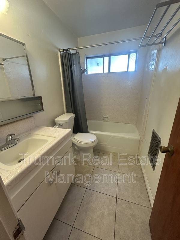 Apartment for rent at 4401 Clayton Ave #3, Los Angeles, CA 90027