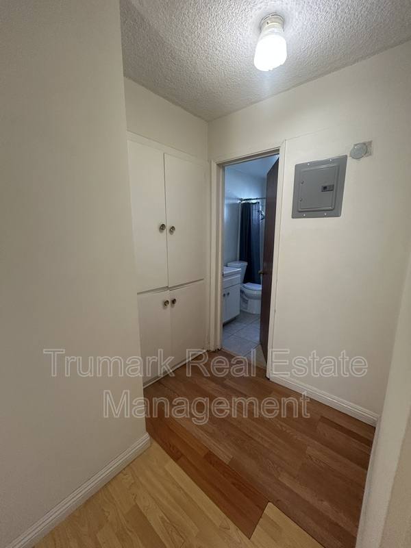 Apartment for rent at 4401 Clayton Ave #3, Los Angeles, CA 90027