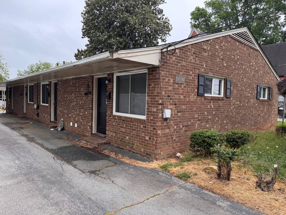 Apartment for rent at 629 S Cox St, Asheboro, NC 27203