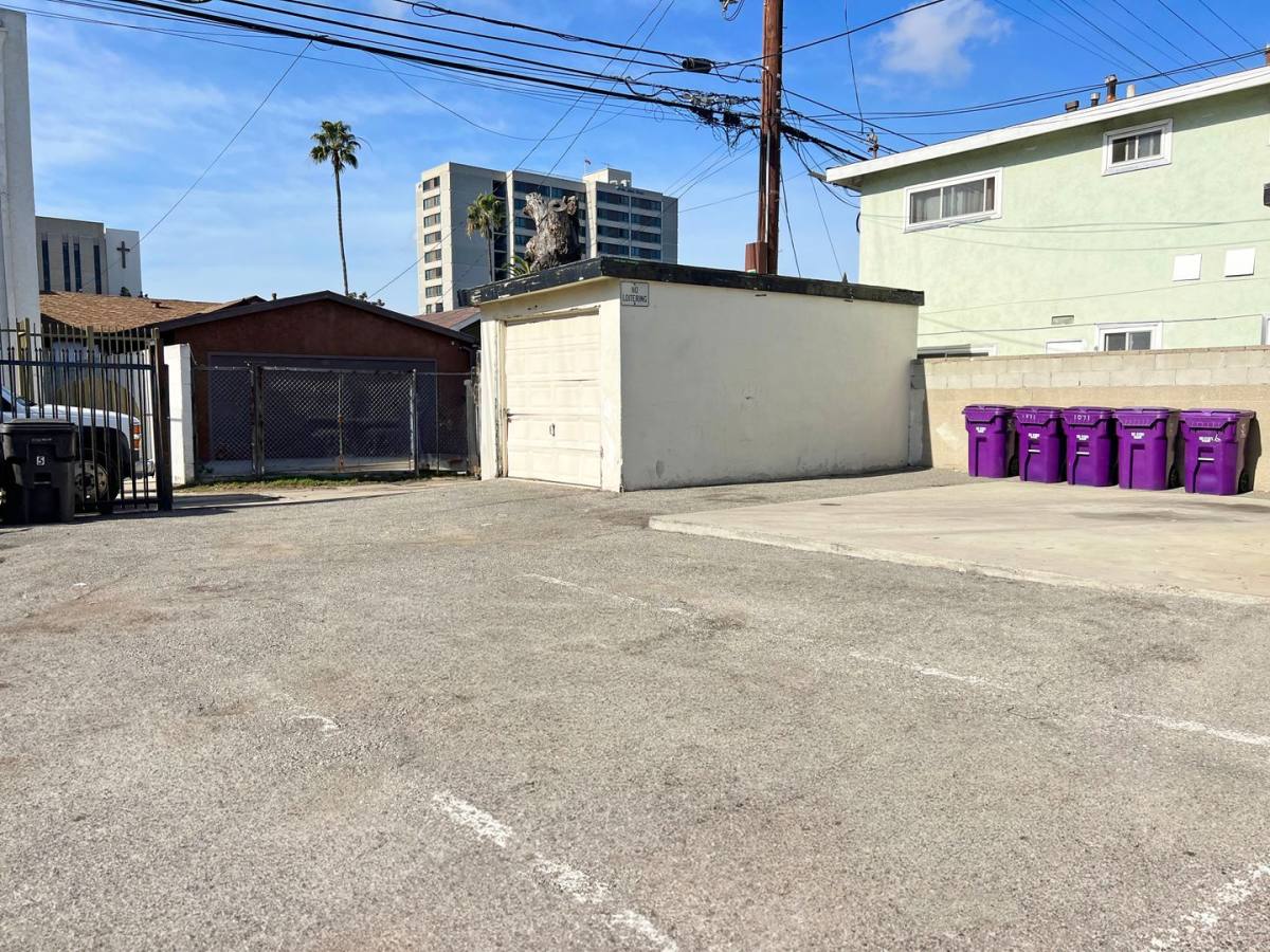 Apartment for rent at 1071 Olive Ave, Long Beach, CA 90813