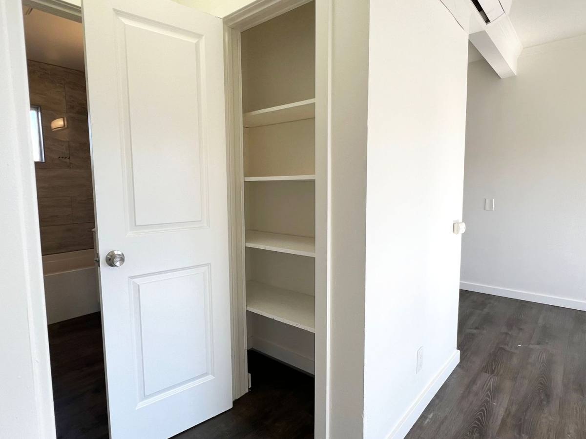Apartment for rent at 1071 Olive Ave, Long Beach, CA 90813