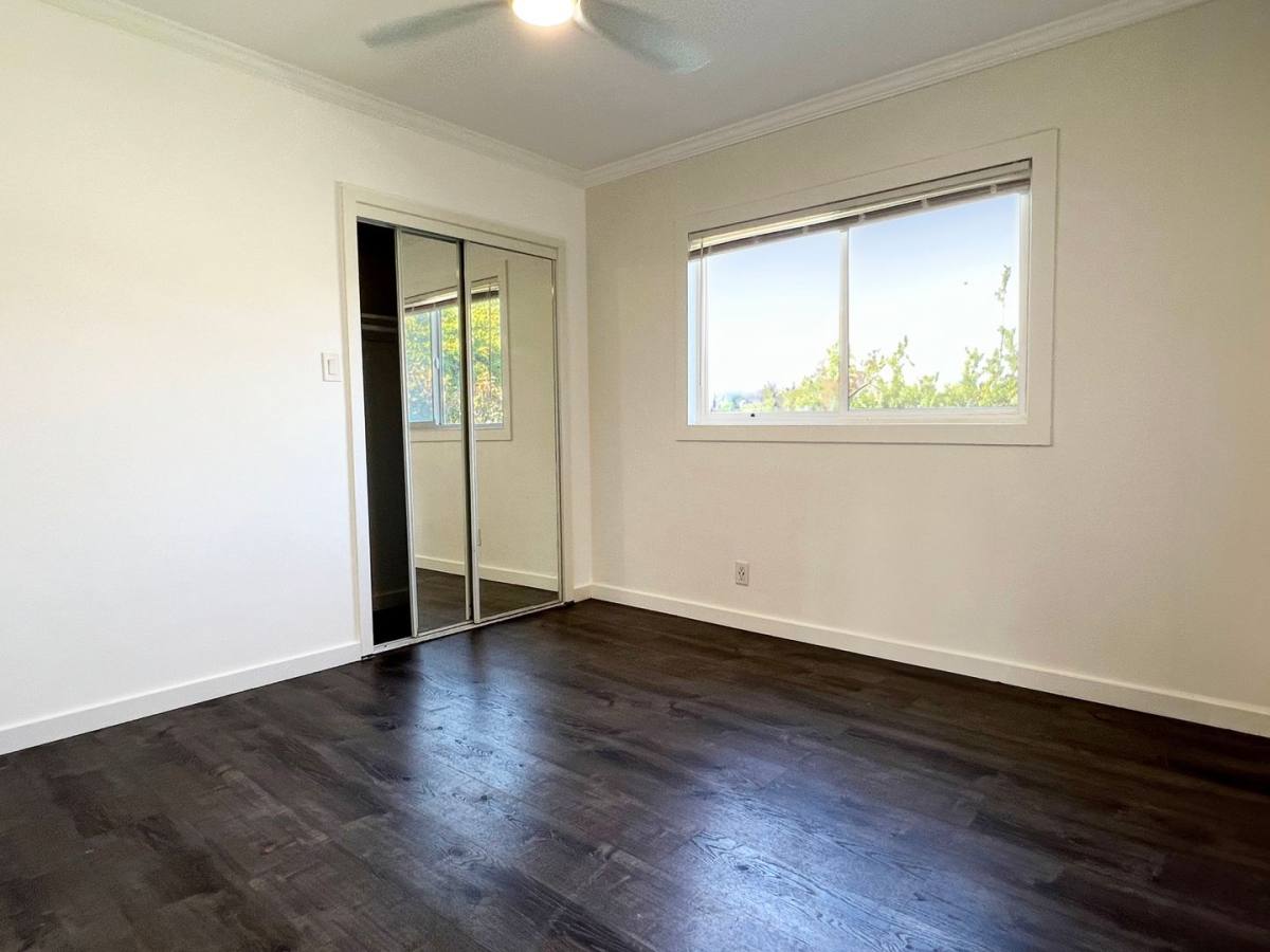 Apartment for rent at 1071 Olive Ave, Long Beach, CA 90813