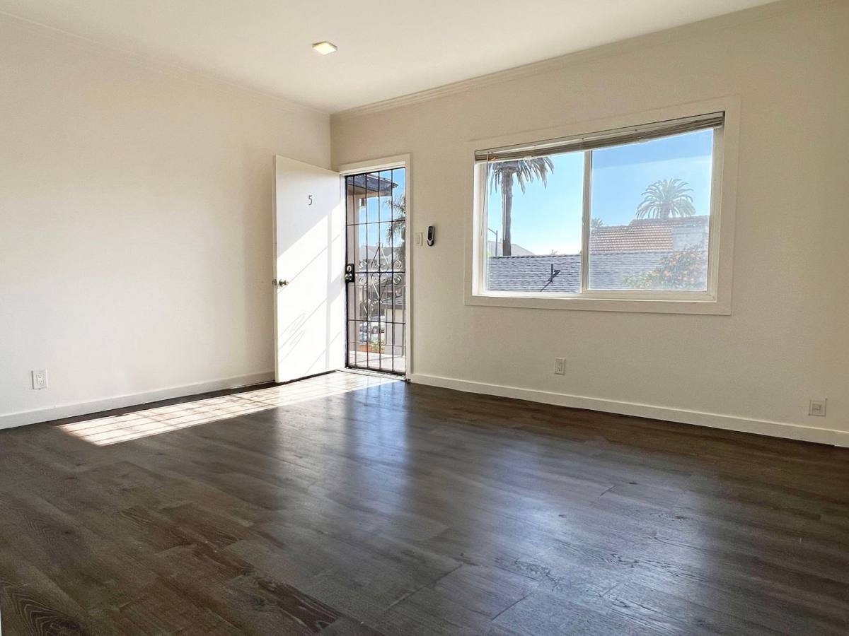 Apartment for rent at 1071 Olive Ave, Long Beach, CA 90813