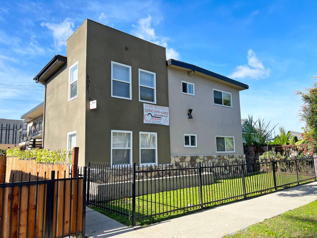 Apartment for rent at 1071 Olive Ave, Long Beach, CA 90813