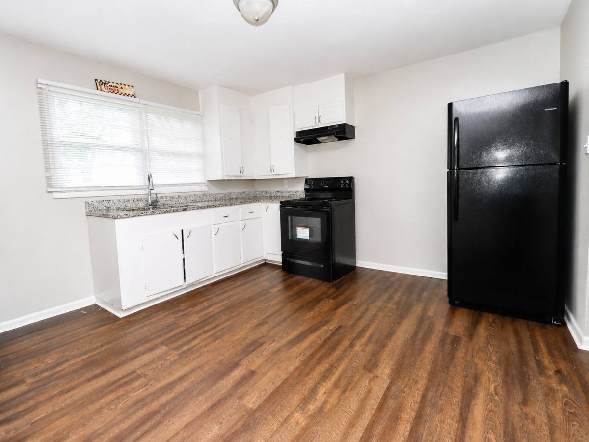 Apartment for rent at 167 2nd St SE, Graysville, AL 35073