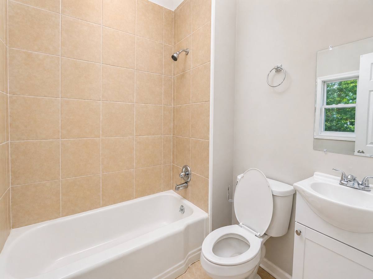 Apartment for rent at 167 2nd St SE, Graysville, AL 35073