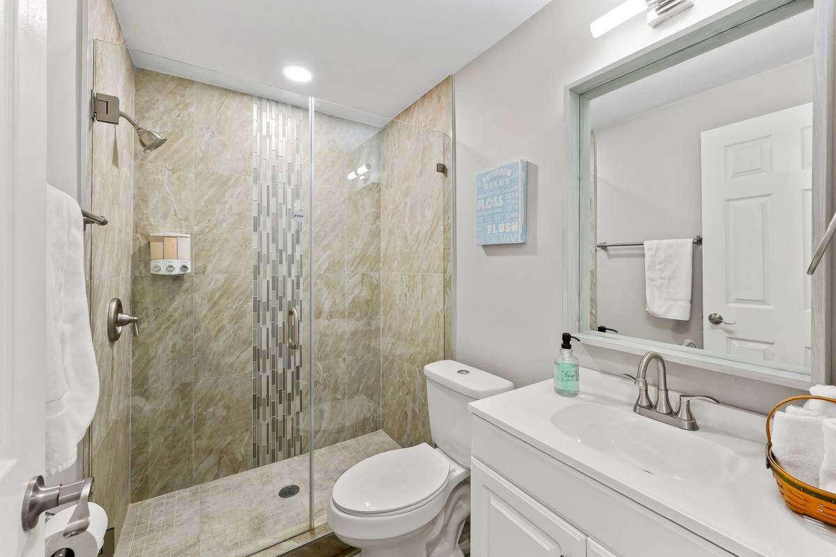 Apartment for rent at 668-670 97th Ave N, Naples, FL 34108
